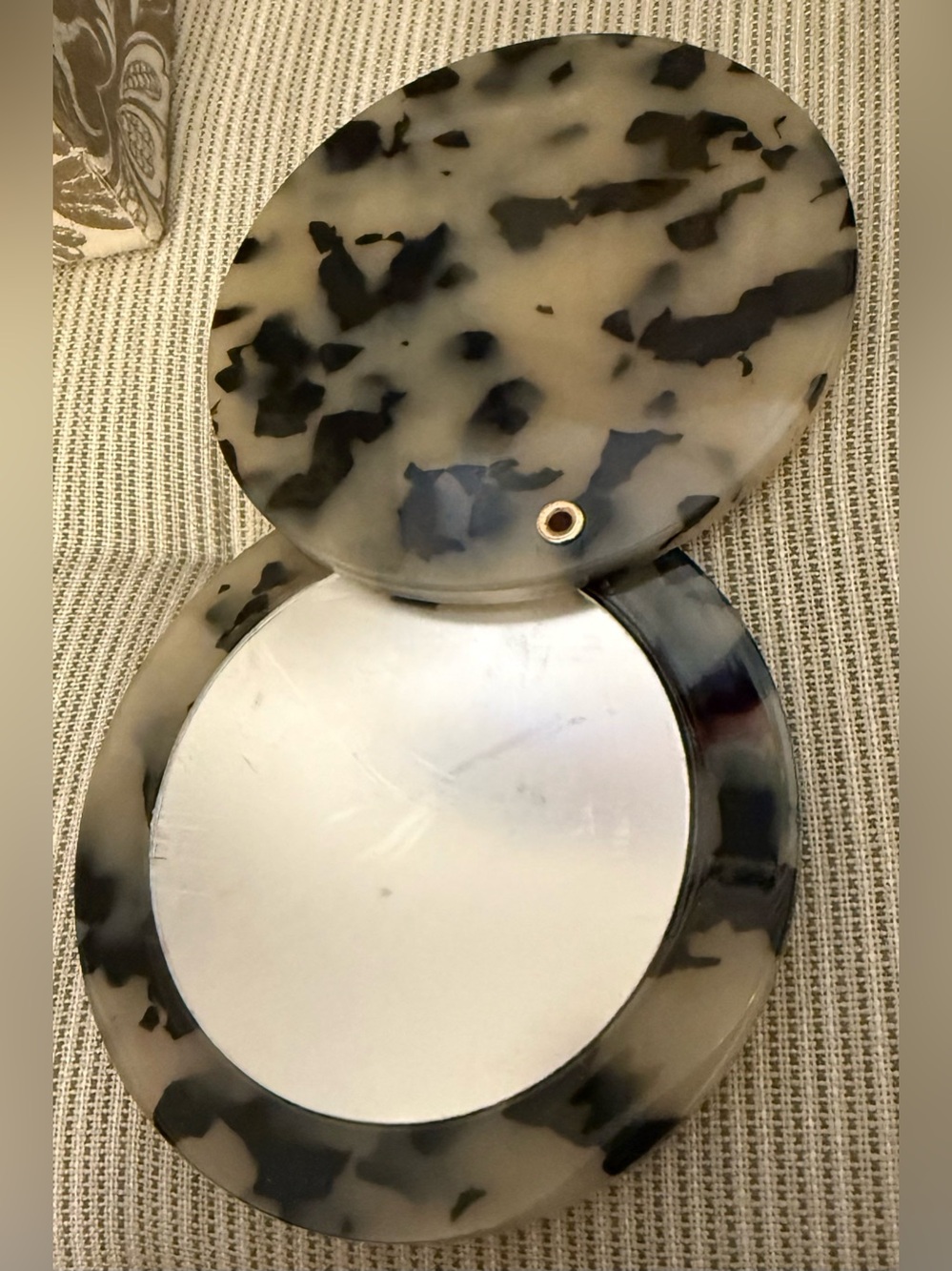 Faux Tortoiseshell Hair Comb & Round Mirror new without tag - Picture 4 of 6
